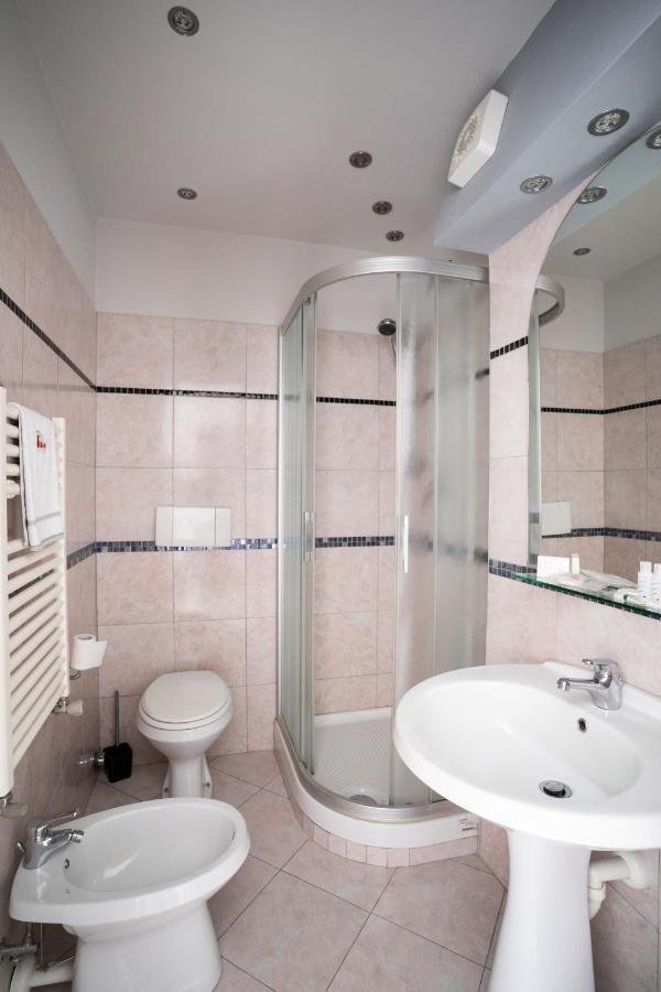 J Hotel Orbassano Kültér fotó