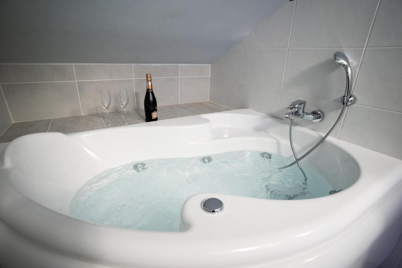 J Hotel Orbassano Kültér fotó