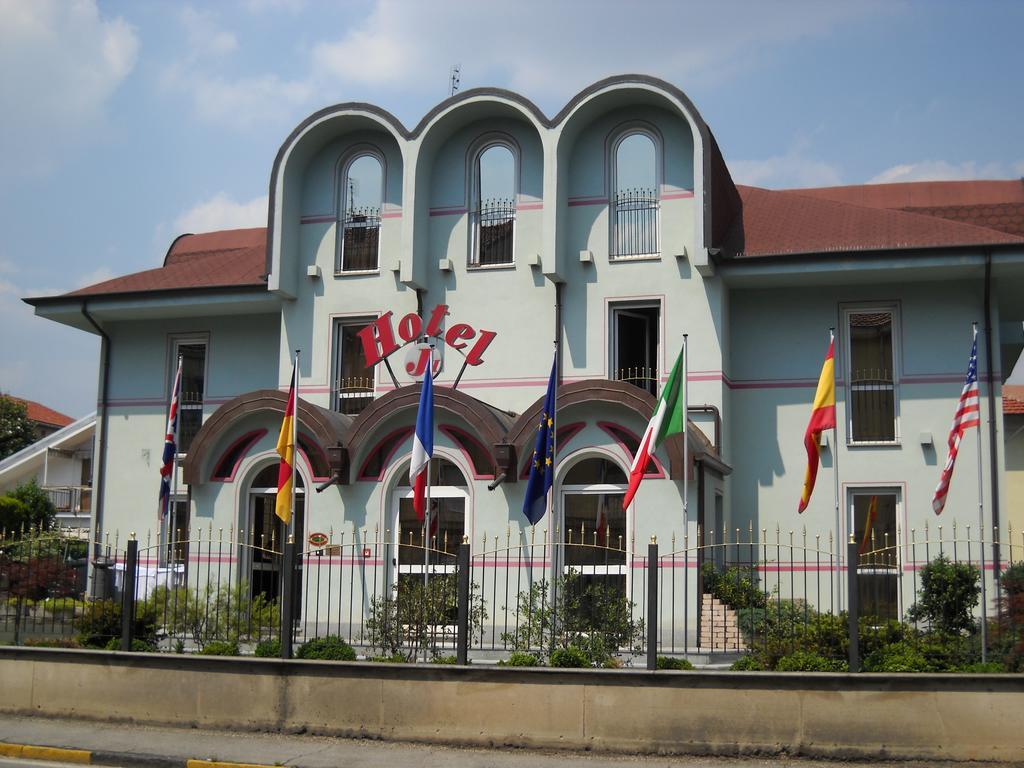 J Hotel Orbassano Kültér fotó